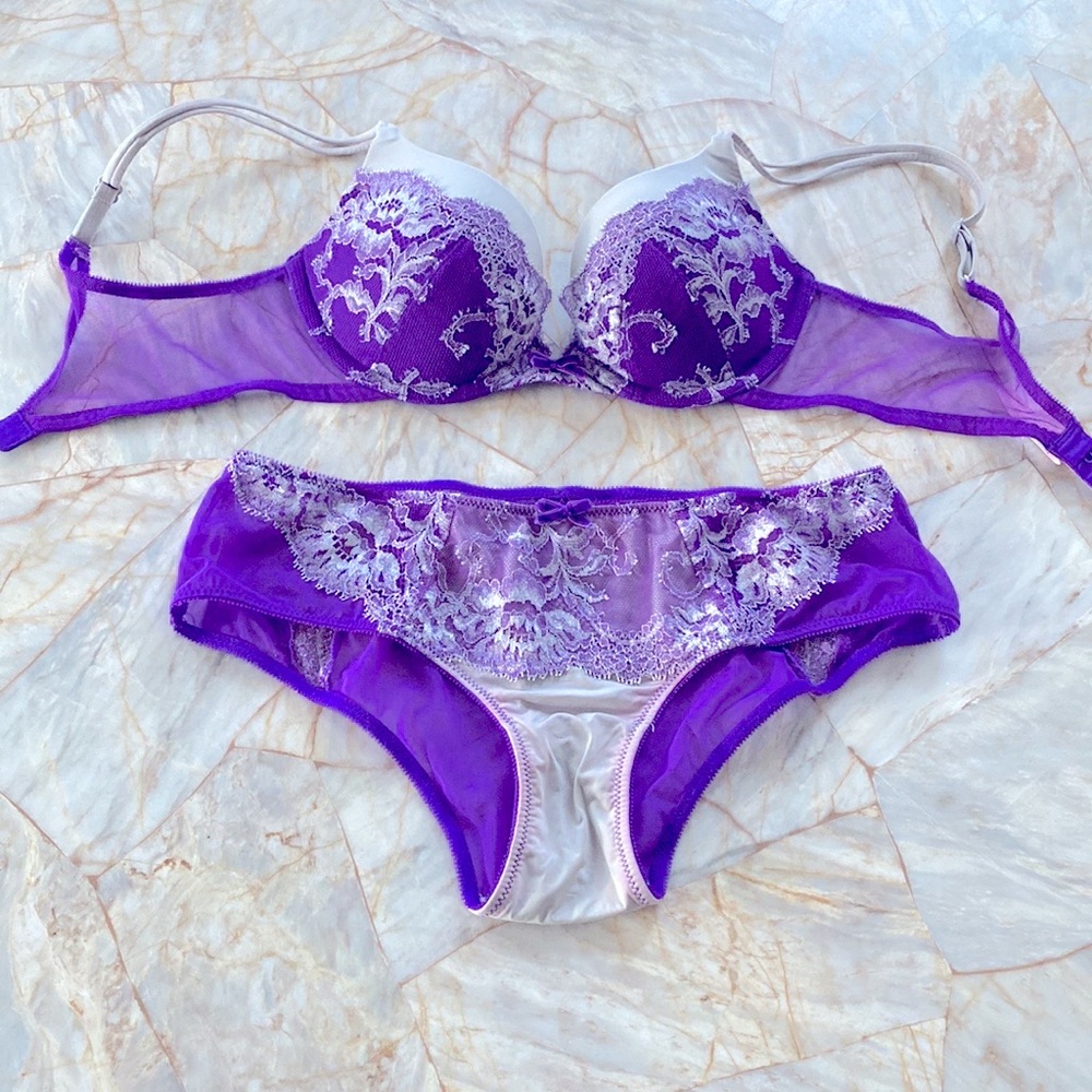 2 Pc Set: Medium Very Sexy Panty and 34B Bra BOMBSHELL Satin Lace Lilac Vintage